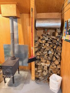 Poêle à bois cabane poissons des chenaux